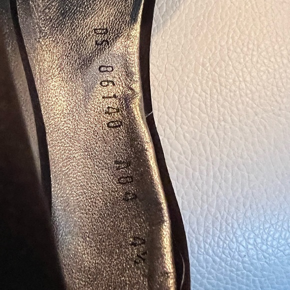 Salvatore Ferragamo Vara Bow satin pumps size 4 1/2b - Picture 5 of 6